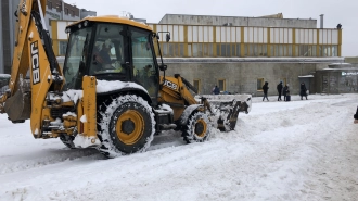 В Петербурге открыты пункты временного складирования снега