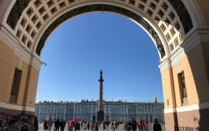 На Дворцовой площади в Петербурге презентовали настольную стрит-арт игру