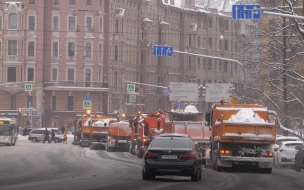 В воскресенье Петербург расчищают 1132 снегоуборочные машины