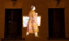 Дом художника Исаака Бродского  украсила световая инсталляция с его портретом
