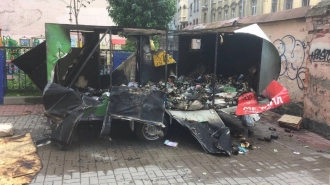 В центре Петербурга сгорел дорогостоящий контейнер для раздельного сбора мусора