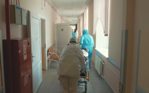 В реанимации с COVID-19 в Петербурге находятся 707 пациентов