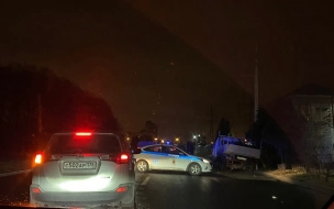 Иномарка перевернулась на крышу после ДТП на Петергофском шоссе