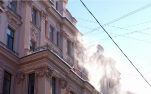 В Центральном районе Петербурга усилят работу по очистке крыш от снега и наледи