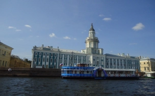 У музеев Петербурга выстроились очереди, несмотря на снег