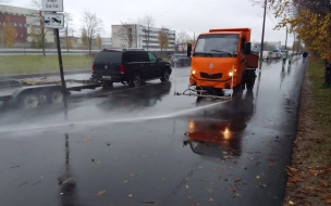 В Петербурге дорожники возобновили влажную уборку городских магистралей