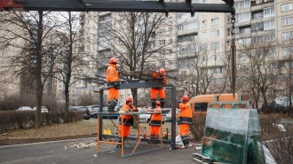 В Петербурге начали приводить в порядок остановки 