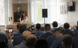 Артистка Зара выступила перед пациентами Военно-медицинской академии
