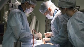 Нейрохирурги Центра Алмазова удалили опухоль позвоночника пациентке сразу после кесарева сечения