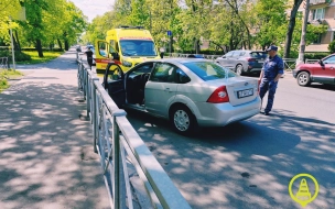 В Петергофе 71-летний водитель скончался за рулем из-за сердечного приступа