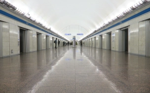 Поезда временно не ходят до станции метро "Парнас"