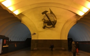 На станции метро "Проспект Большевиков" остановили три эскалатора