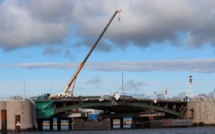 Движение наземного транспорта временно изменится из-за закрытия Биржевого моста