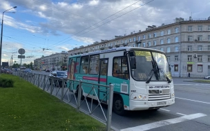 Стало известно, сколько в Петербурге поймали нелегальных маршруток, которые заменили на автобусы