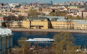 Ларьки и рекламные конструкции у станций метро очистят от граффити