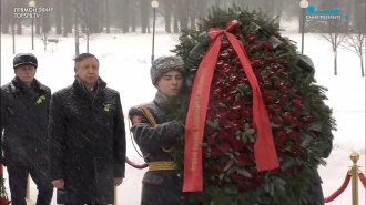 Беглов возложил цветы на Пискаревском кладбище в День полного снятия блокады Ленинграда