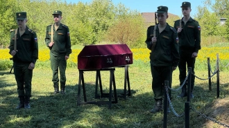 В Ленобласти состоялась церемония перезахоронения останков советских воинов на мемориале "Невский порог"