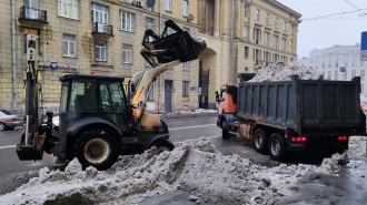 За сутки с петербургских улиц собрали 44,8 тысячи кубометров снега