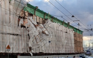 На улице Академика Лебедева рухнули строительные леса