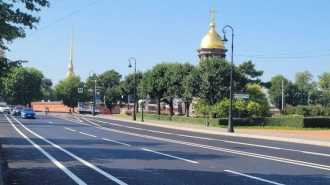 Ремонт Петровской набережной завершен в Петербурге