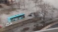 На улице Маршала Захарова лопнула труба с горячей водой