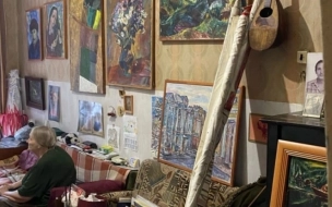 Картины художницы Елены Осиповой изымают из офиса петербургского "Яблока"