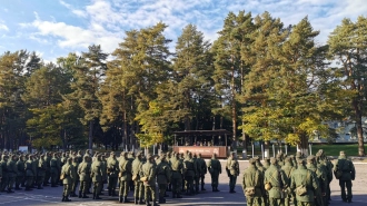 Мобилизационный пункт в Петербурге посетил глава ЗакСа Бельский