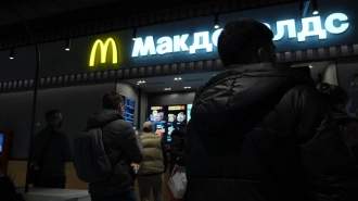 Вывески McDonald’s демонтируют с фасадов зданий в Петербурге