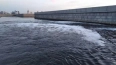 У 2-го Смоленского моста воду очистили от нефтеразлива
