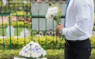 В Петербурге проходят обыски в организациях похоронного бизнеса