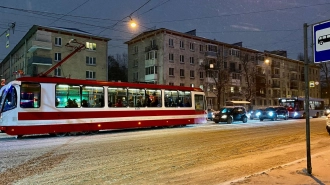 В новогодние праздники общественный транспорт Петербурга перевез около 19 миллионов пассажиров