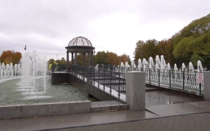 Стало известно, какие фонтаны запустят 1 и 9 мая в Петербурге