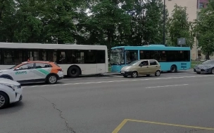 Два автобуса столкнулись в Василеостровском районе