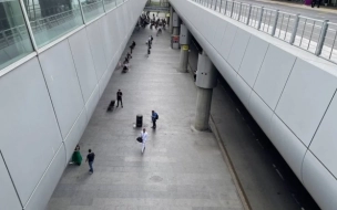 В Пулково ограничили доступ на пандус к третьему этажу терминала