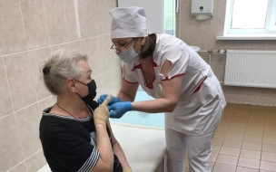 В Петербурге установили рекорд по числу вакцинированных от коронавируса
