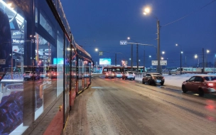Трамвай-шаттл сошёл с рельсов у площади Александра Невского