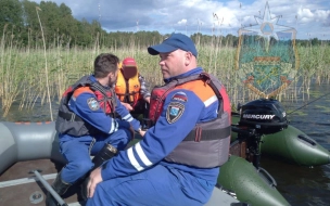 Спасатели Приозерска спасли рыбака, потерявшегося на озере Отрадное