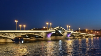 Внеплановая разводка Дворцового и Благовещенского мостов состоится в ночь с 1 на 2 декабря