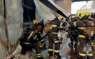 В Грузовом проезде потушили ангар