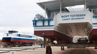 В Петербурге спущены на воду два новых пассажирских катамарана