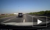 Видео: из грузовика вылетела труба на КАД в Петербурге 
