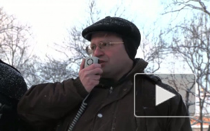 Зеленую зону защищали на морозе. Митинг против вырубки Невского лесопарка прошел у Адмиралтейства  