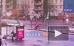 Видео: ДТП на пересечении улицы Джона Рида и проспекта Пятилеток