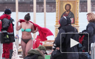 Верующим петербуржцам пришлось прорываться к крещенской купели через кордоны