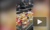 Видео: в Выборге воробьи клюют сыр с прилавка в супермаркете 