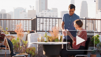 Назван размер трат мужчин и женщин на гендерные праздники