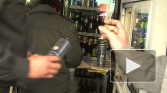 Петроградка не без "добрых" людей. Подростки знают, кто продаст пиво и сигареты  