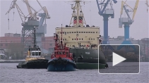 "Красина" покрасили: ледокол-музей вернулся на свое место