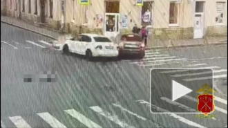 Авария на улице Воскова с участием двух автомобилей и пешехода попала на видео