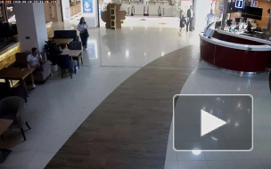 Видео: в ТК "Монпасье" подрались два мужчины